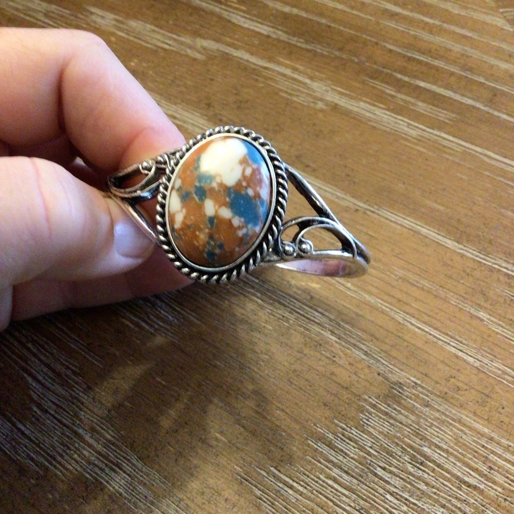 Boho Vintage Style Oval Faux Turquoise Inlaid Cuff Bracelet - Picture 3 of 9